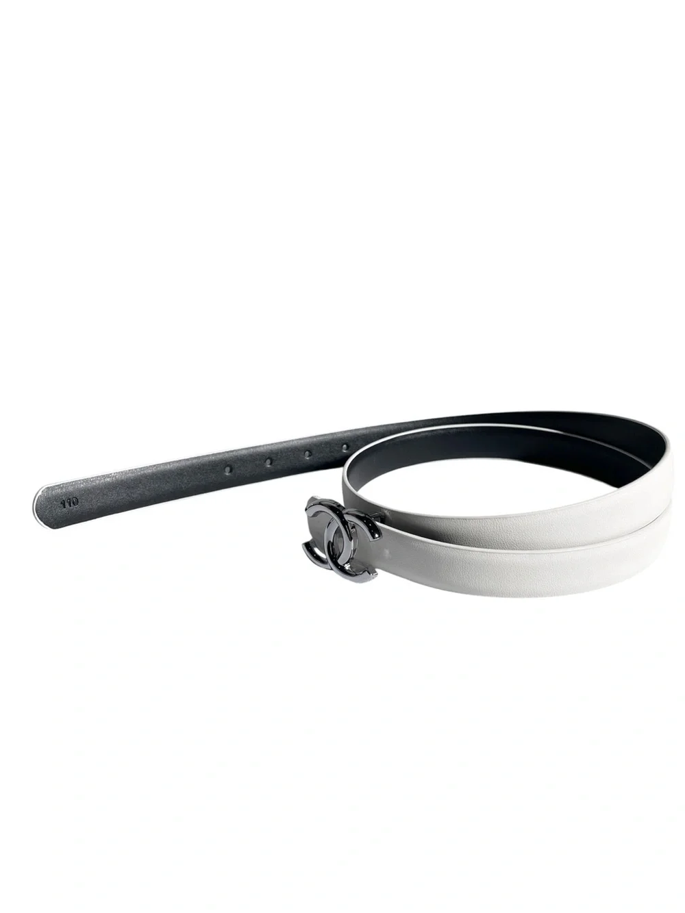 🤍 Women’s Elegant White leather Belt with Black & Silver-Tone Buckle 🤍